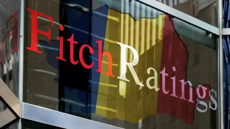 România a scăpat de retrogradarea economiei. Agenția Fitch menține ratingul „BBB-” cu perspectivă negativă