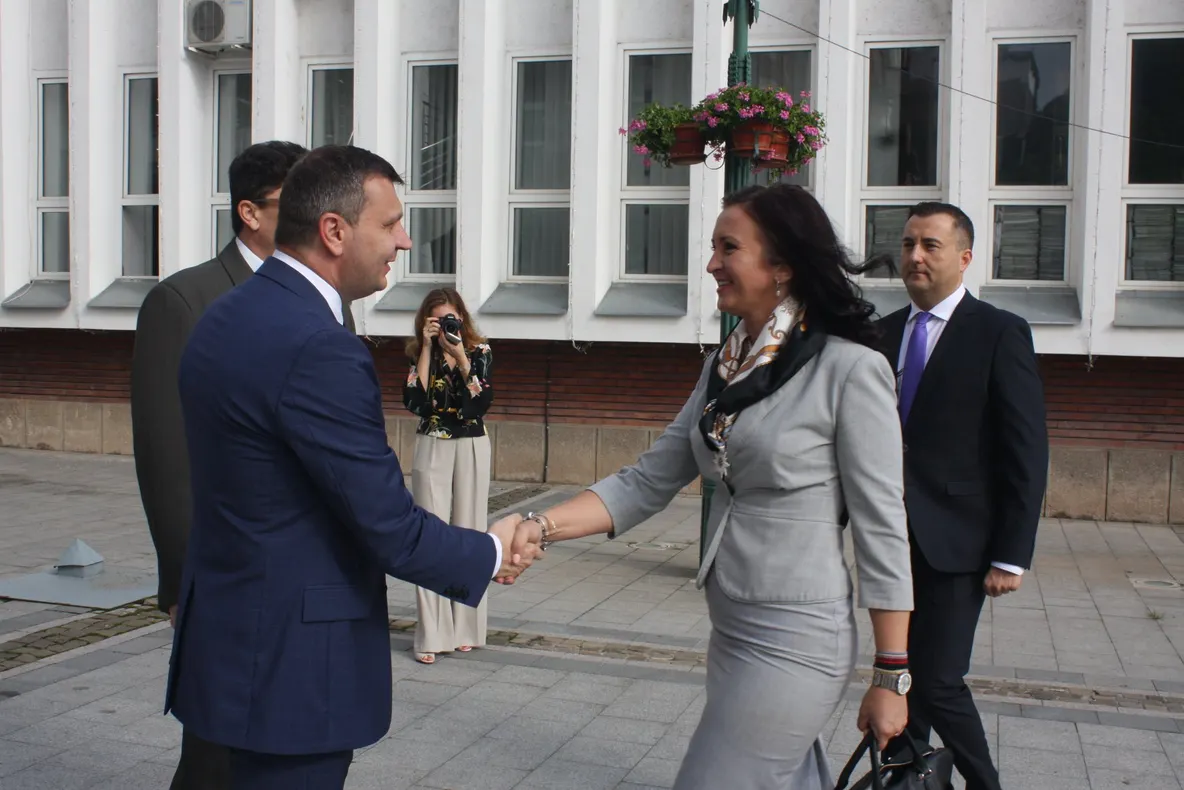 Ministrul Mediului, Natalia Intotero, la barajele Paltinu și Măneciu: „Prioritatea mea este ca oamenii să nu mai rămână fără apă”