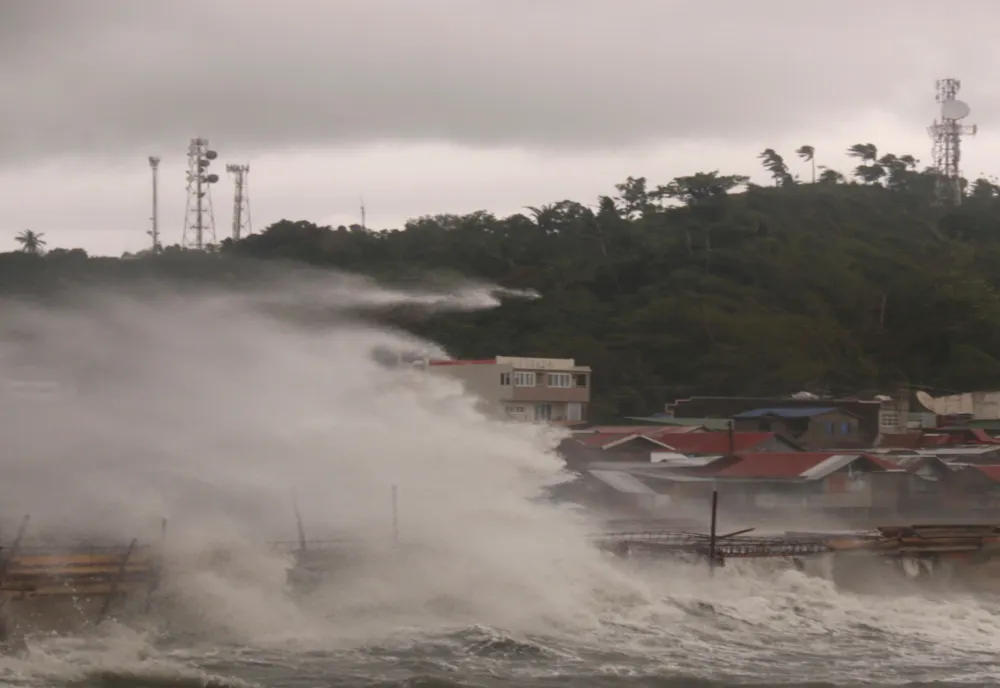 Taifun în Filipine - Virusul complică măsurile de evacuare a zeci de mii de locuitori