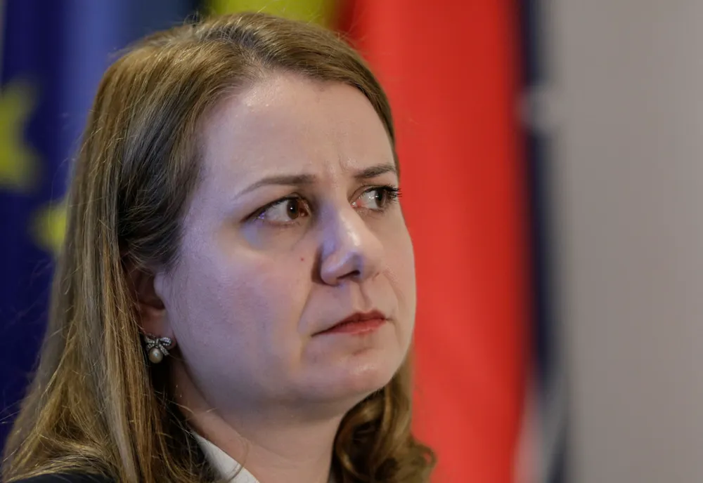 Partidul Ecologist Român: Ligia Deca încurajează România needucată
