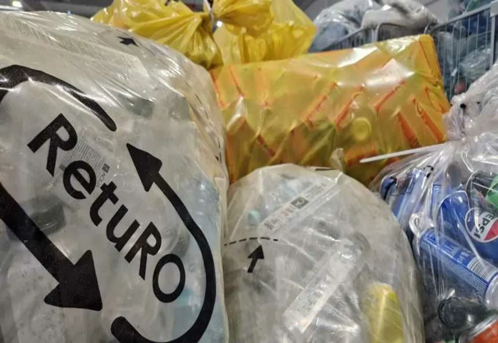 Ministerul Mediului: Peste 2 milioane de ambalaje au fost returnate de consumatori, în luna ianuarie, prin intermediul Sistemului de Garanţie Returnare