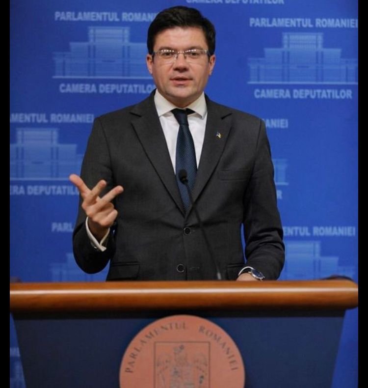 Cine este Costel Alexe, meteorologul de la guvern?