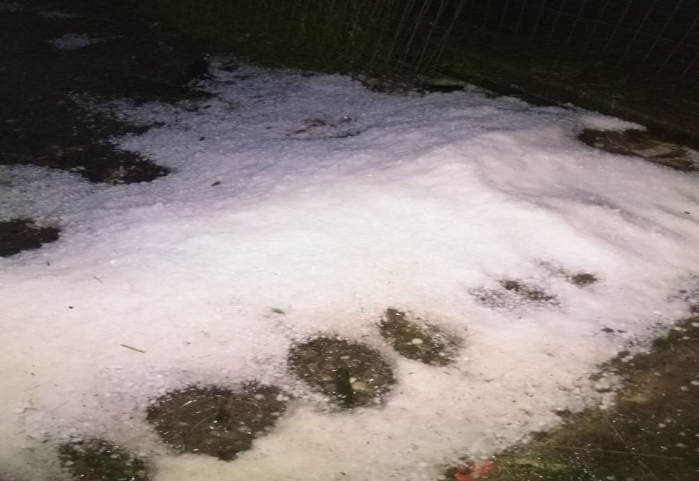 Șase localități din Dâmbovița afectate de grindina căzută în data de 20 mai. Prefectura anunță că se evaluează pagubele