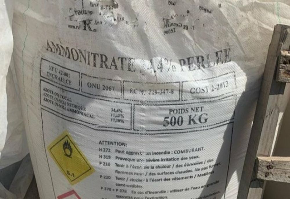 48 de tone de îngrășăminte chimice cu azotat de amoniu, stocate în aer liber, indisponibilizate de polițiști