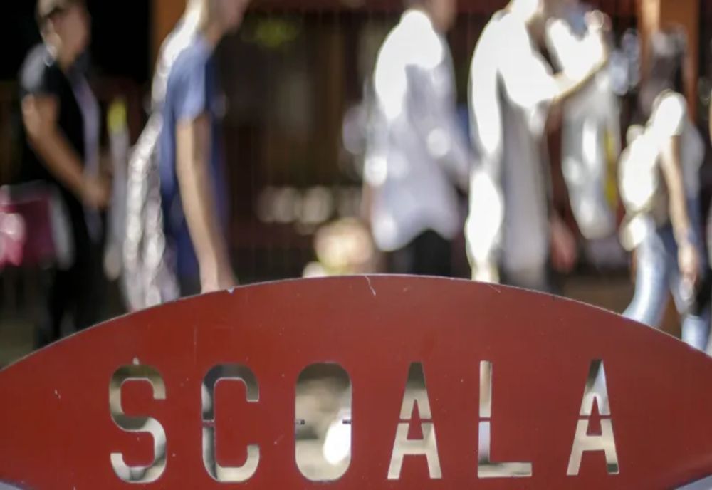 CRIN ANTONESCU A AVUT BLOCAT POSTUL DE PROFESOR TITULAR DE ISTORIE TIMP DE 24 DE ANI, LA UNUL DINTRE CELE MAI BUNE LICEE DIN TULCEA