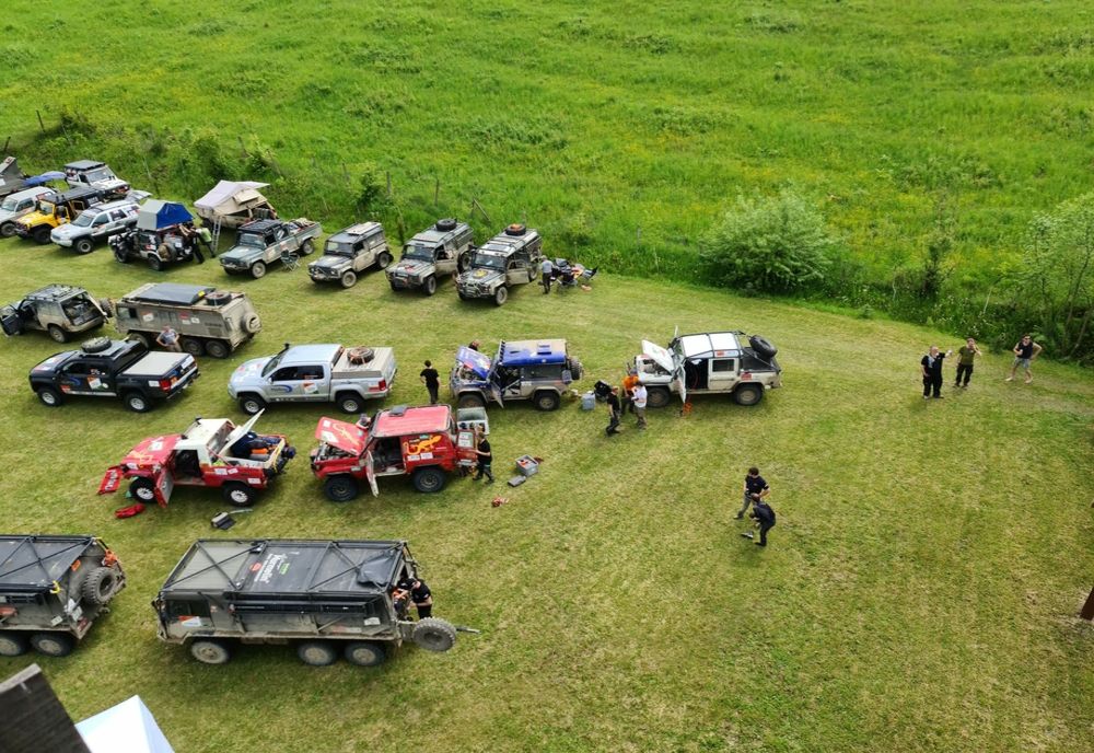 Scandal imens iscat de o competiție off-road mascată în excursie, organizată de o firmă austriacă! Participanții, opriți de jandarmi în Maramureș, s-au ales doar cu niște avertismente