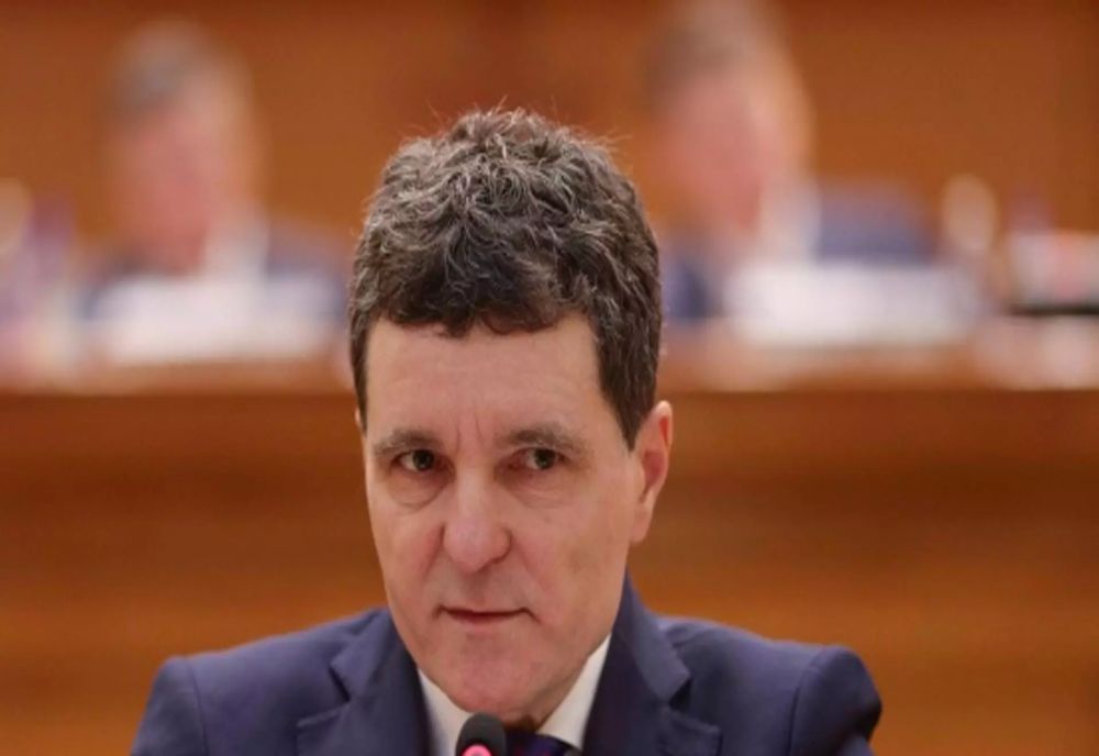 Judecătorul CCR numit de Nicușor Dan ar fi incompatibil. Dacian Dragoș, reprezentantul unei companii franceze în România