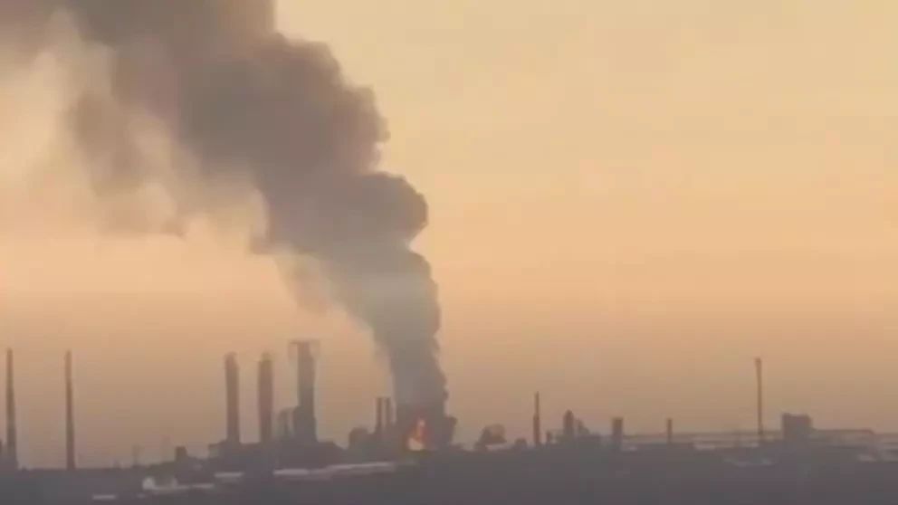 Rafinărie în flăcări în Rusia, după un atac cu drone ucrainene la mare distanță de front