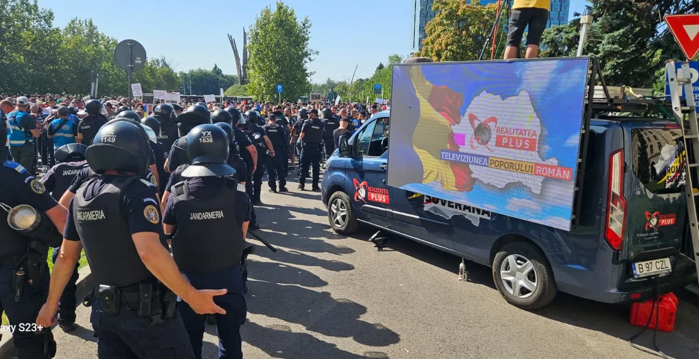 Tensiuni la protestul fermierilor, s-au folosit gaze lacrimogene. Televiziunea Poporului face apel la calm – LIVE TEXT