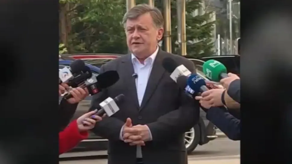Crin Antonescu, despre eventuala candidatură a lui Bolojan la președinție: „Dacă sistemul a vrut să pună pe cineva, a pus”