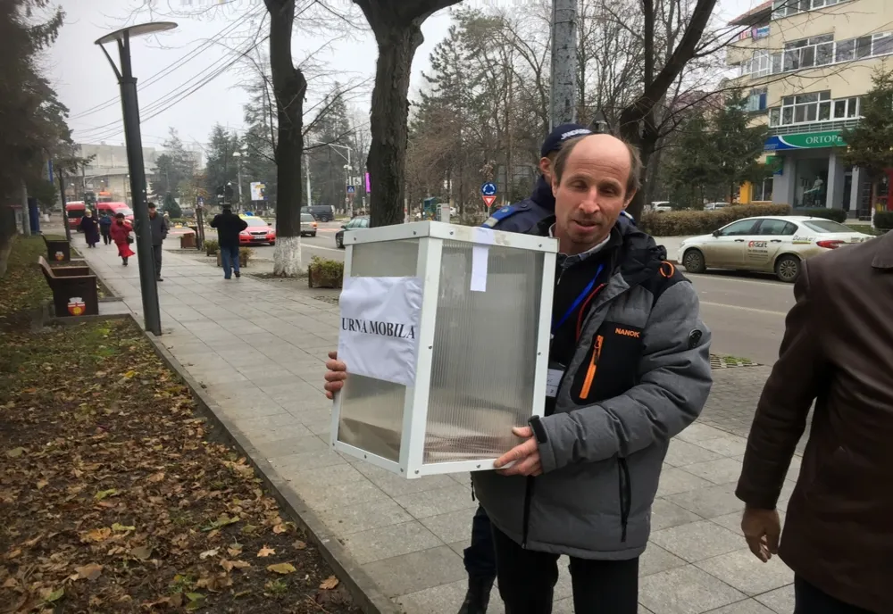 Alegerile locale: Votanții cu simptome de coronavirus pot cere urna mobilă