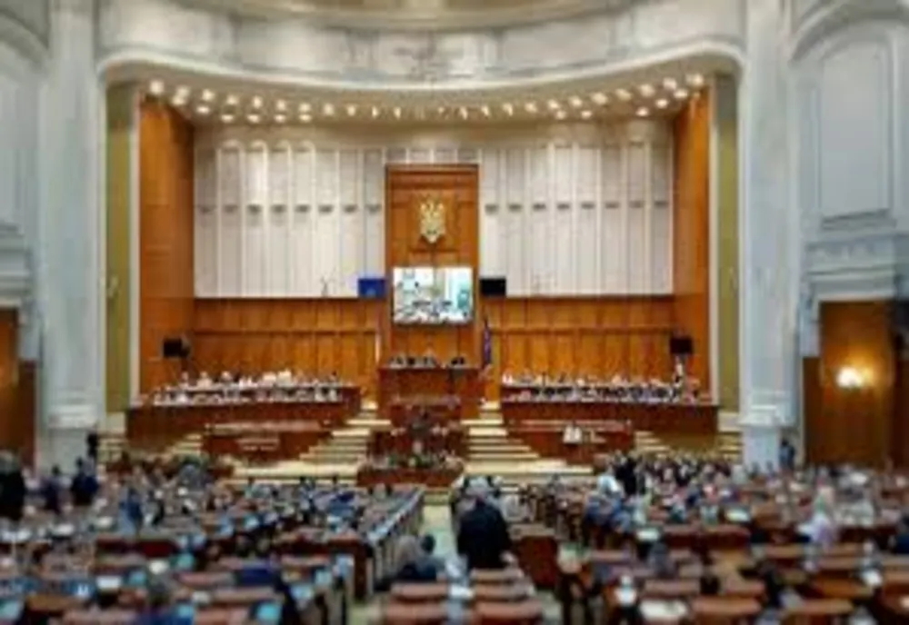 Zi decisivă pentru legea privind cumulul pensie-salariu