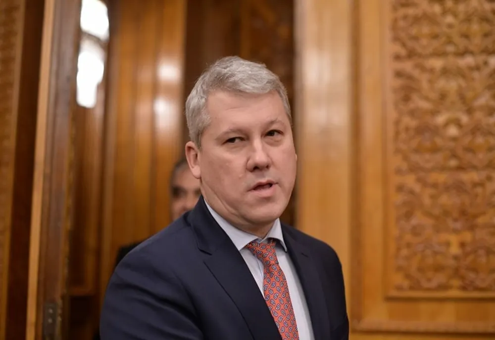Dănuț Pop: Țara arde și baba se piaptană! Acesta este Predoiu!