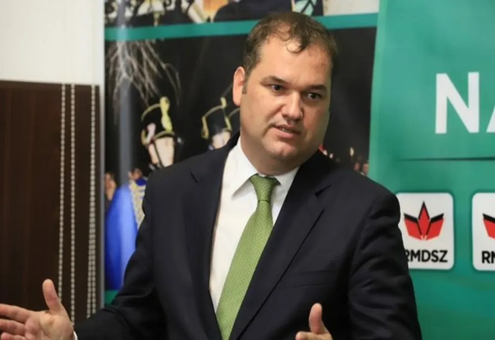 ANGAJAȚII CARE LUCREAZĂ CU PROIECTE EUROPENE VOR PRIMI BONUSURI DOAR ÎN FUNCȚIE DE PERFORMANȚĂ. CSEKE ATTILA: INTRODUCEM MERITOCRAȚIA ÎN ADMINISTRAȚIA PUBLICĂ!