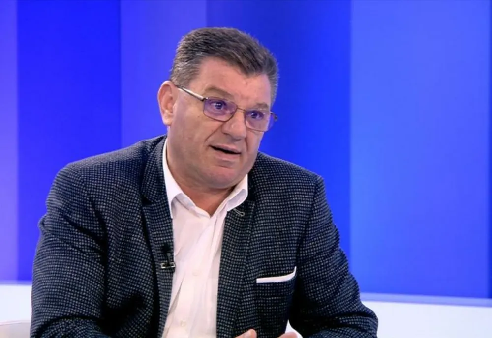 L-AU AJUNS BLESTEMELE LUI ȘOȘOACĂ: LIDERUL DEPUTAȚILOR S.O.S. ROMÂNIA, DUMITRU COARNĂ, ÎȘI ANUNȚĂ DEMISIA