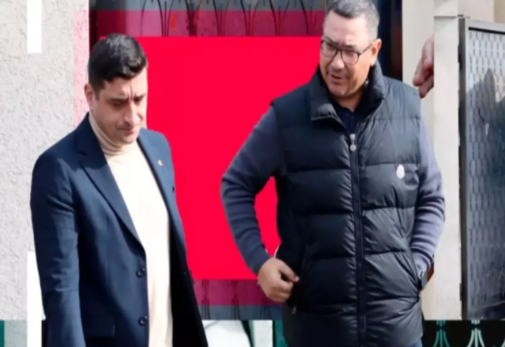 VICTOR PONTA A COMENTAT PLECAREA LUI GEORGE SIMION DE LA DEZBATERE: UN CIRC. CE A FĂCUT EL E DE DOI BANI. NU MĂ MIRĂ. EL E CÂRLANUL ACUM!