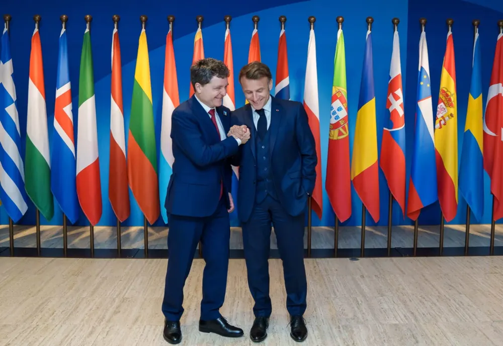 NICUȘOR DAN, ÎNTÂLNIRE RELAXATĂ CU PREȘEDINTELE FRANȚEI, EMMANUEL MACRON
