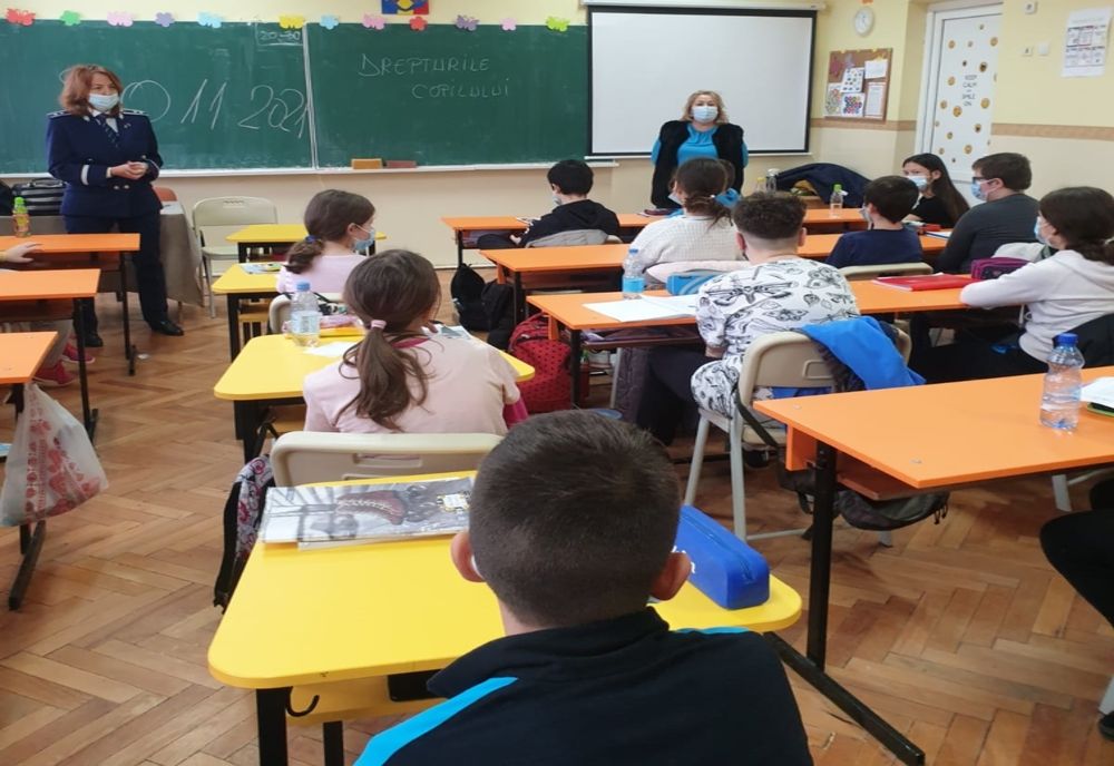 PER: ”Până la urmă, România asta "Educată" la ce se referă și unde se regăsește în PNRR? Reducerea abandonului școlar interesează pe cineva?”