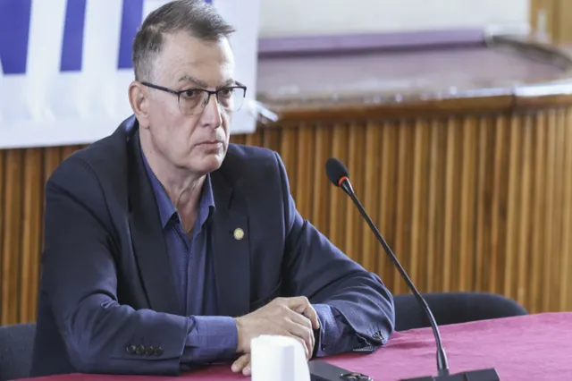 Sindicatele îl acuză pe Dragoș Pîslaru de manipulare în masă cu legea salarizării